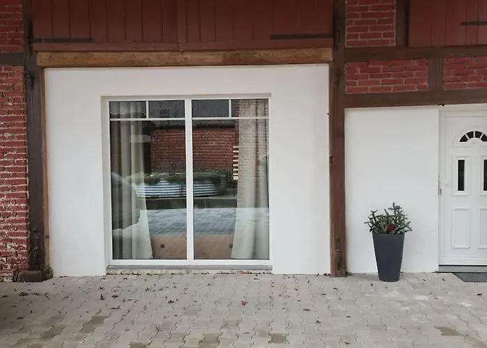 Auf Dem Hof Einer Historischen Mühle